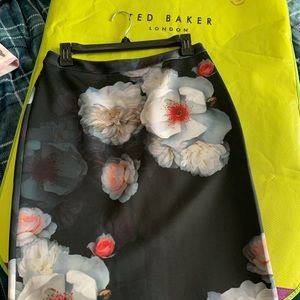 Ted baker Floral pencil skirt size 2